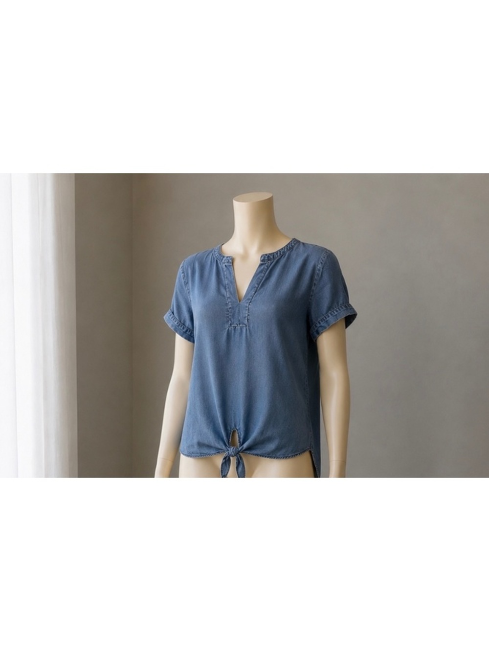 Blue Rain Women’s Denim Tencel Tie Front Top Size L Short Sleeve V Neck Chambray